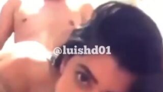 Bianca Polonia Singando con dos hombres