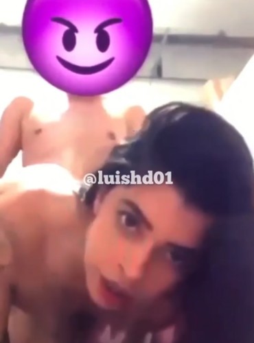 Bianca Polonia Singando con dos hombres