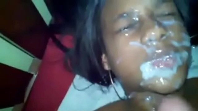 Jovencita dominicana recibe un facial de semen