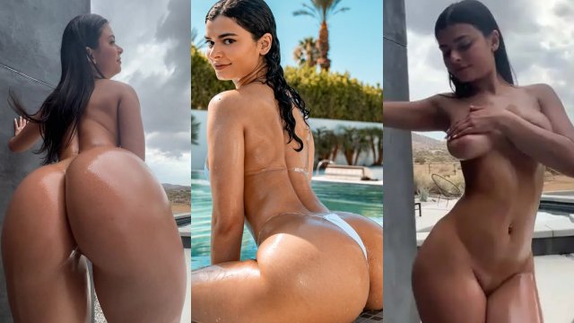 La boricua Adlela Berurara siguiendo un burro desnudo